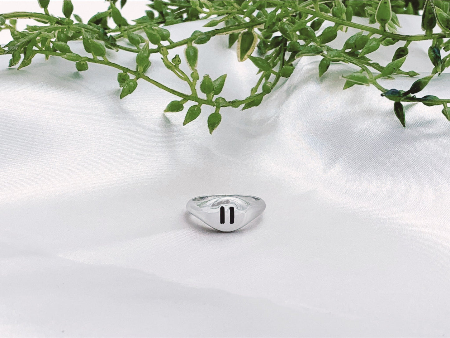 Pause Symbol Ring